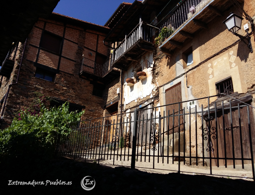 Ver Casas de Robledillo de Gata