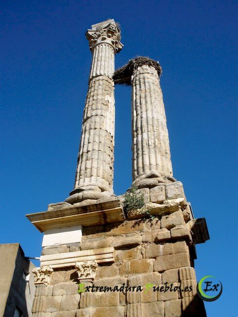 Ver Distylo sepulcral romano de Zalamea de la Serena