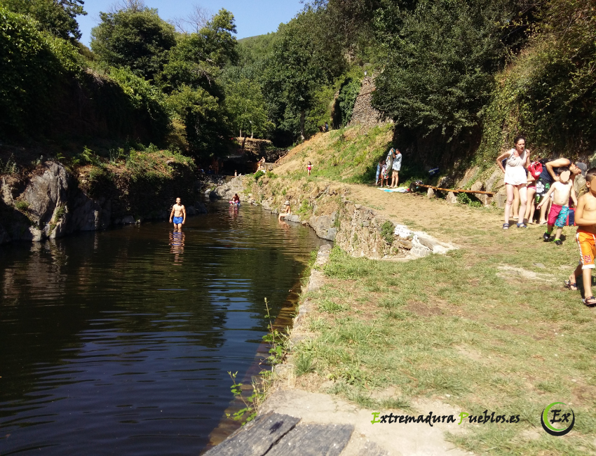 Ver Piscina Robledillo de Gata