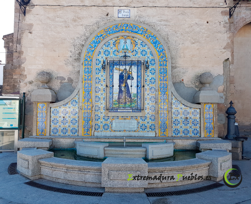 Ver Plaza Mayor de Peraleda de la Mata
