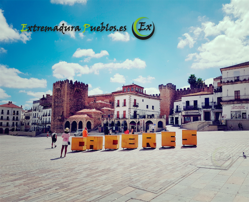 Ver Plaza Mayor de Cáceres